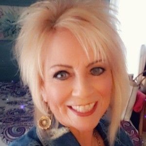 Meet your Posher, Debra